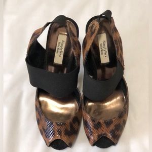 Animal print sandals!